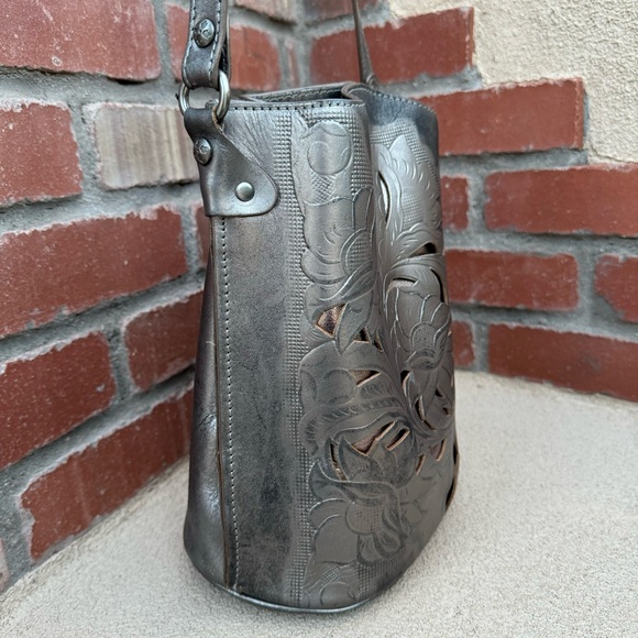 PATRICIA NASH Lavello Bucket Crossbody Gunmetal Sling Bag with Cejon Scarf - Picture 4 of 16